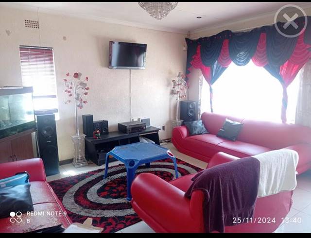 3 BEDROOM HOUSE FOR SALE IN LENASIA SOUTH